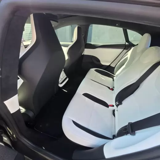 Tesla Model S Plaid 2024