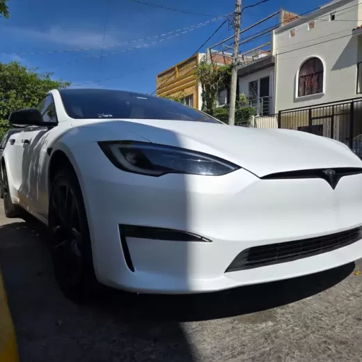 Tesla Model S Plaid 2024