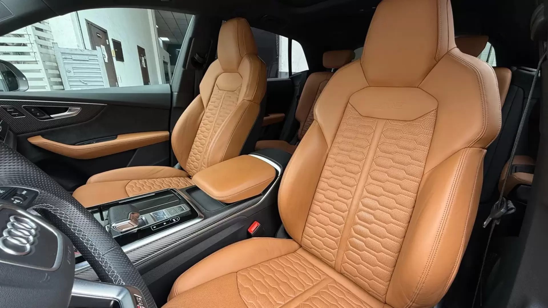 Audi RS Q8 quattro 2024