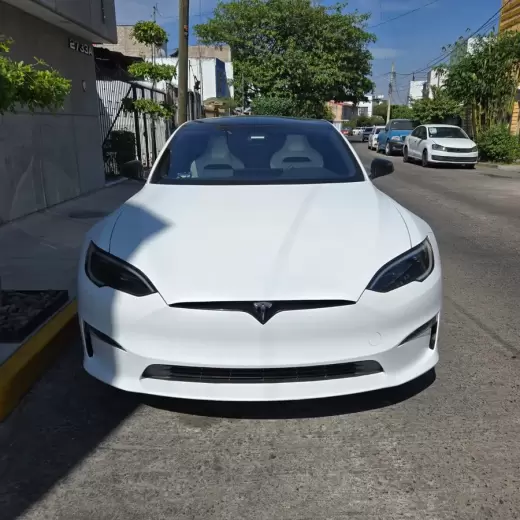 Tesla Model S Plaid 2024