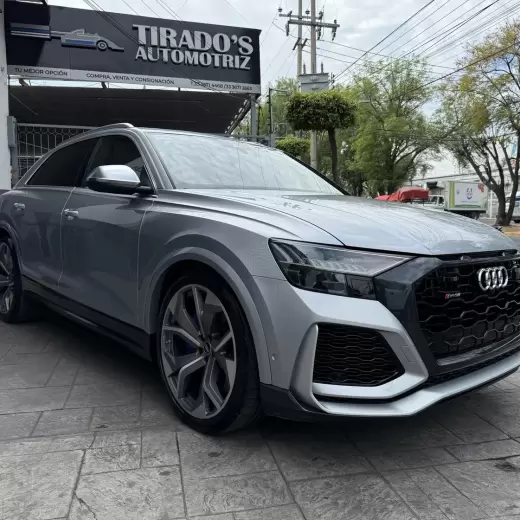 Audi RS Q8 quattro 2024