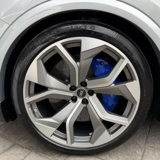 Audi RS Q8 quattro 2024