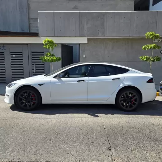 Tesla Model S Plaid 2024